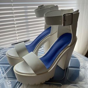 Platform white heels 7.5-8